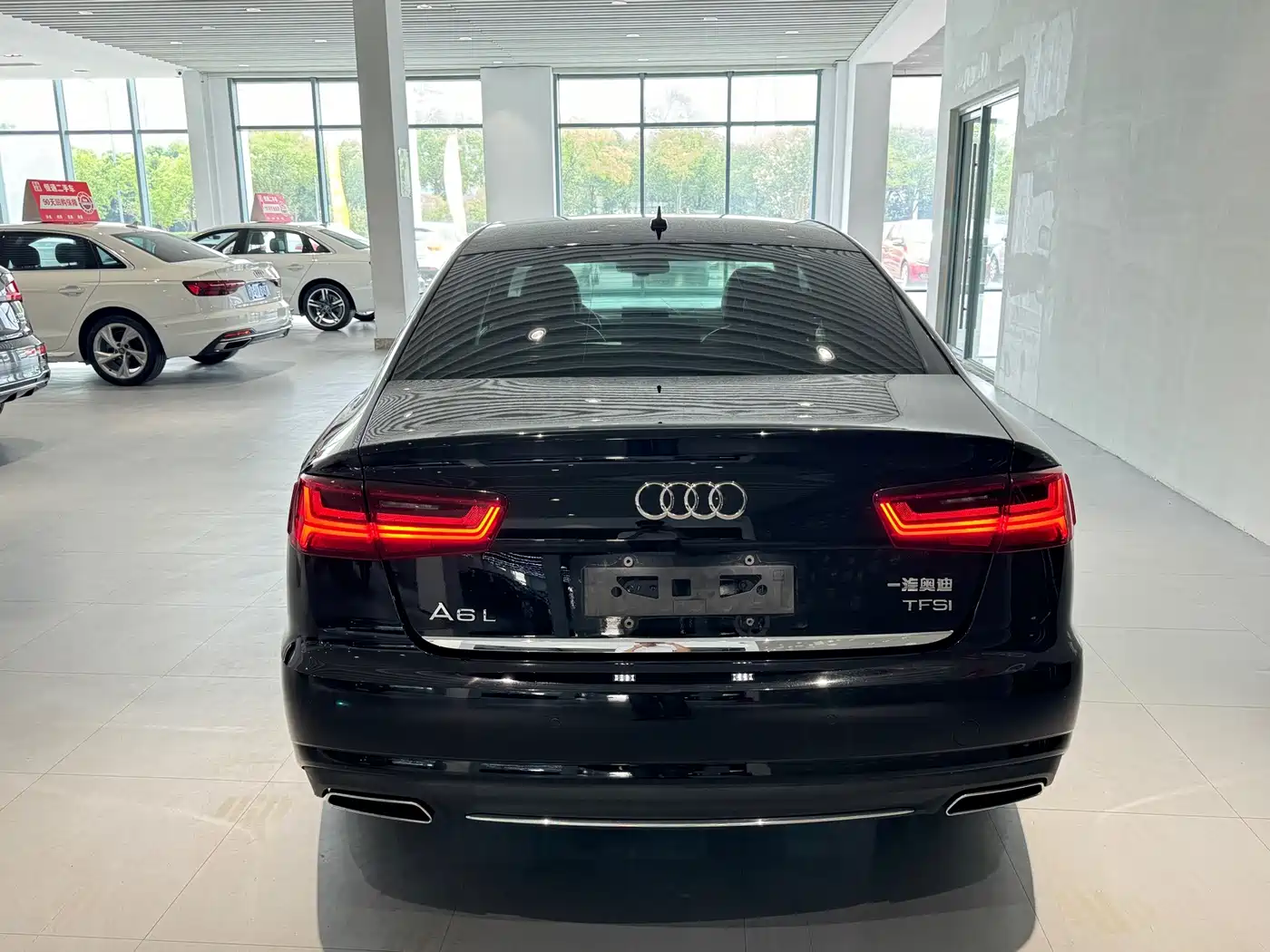 Фото 4 - Audi A6L