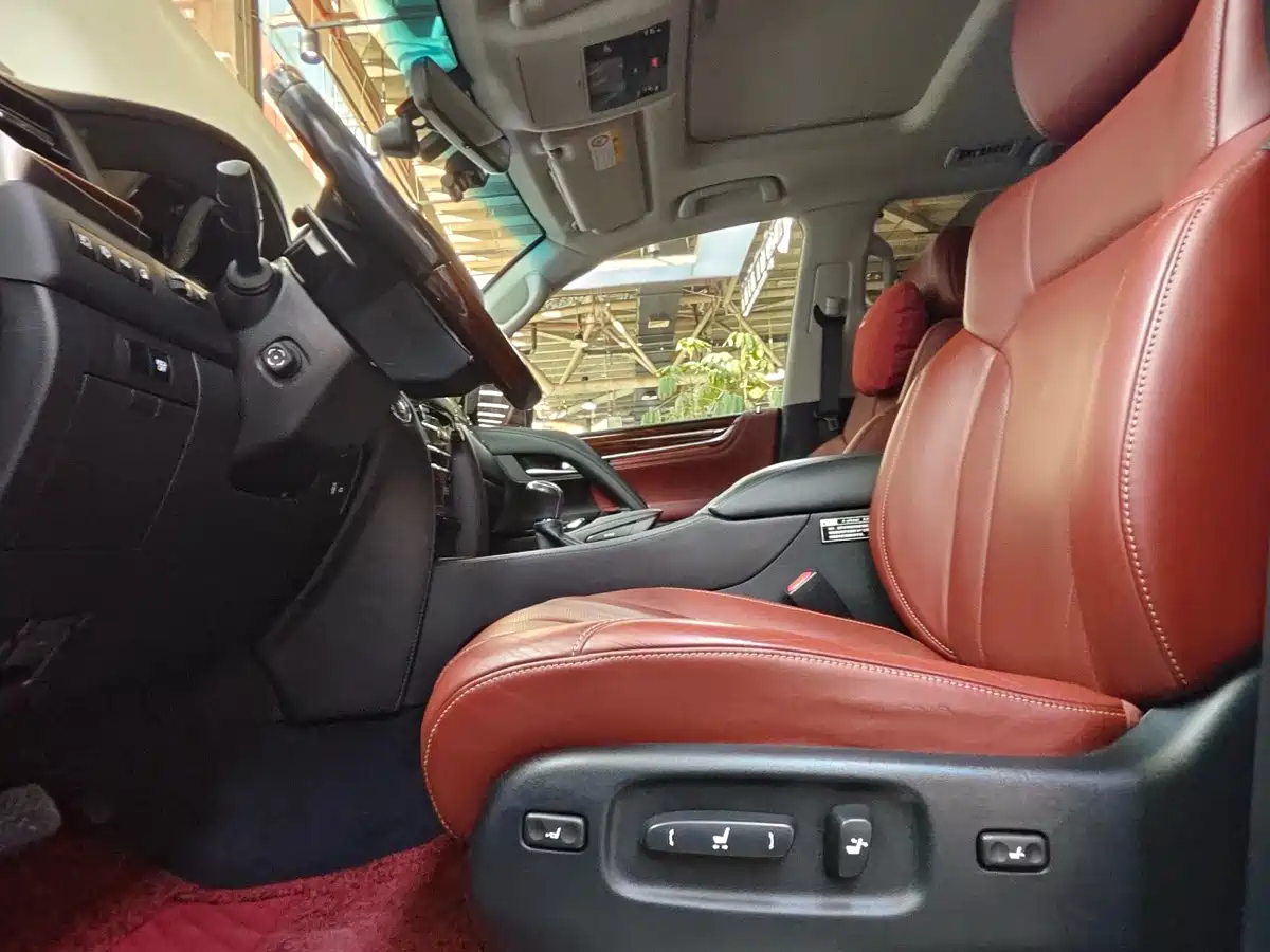 Lexus LX 2017 570 Dynamic Luxury фото 6