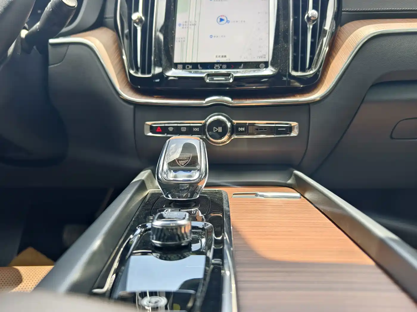 Volvo XC60 Plug-in Hybrid 2024 2025 Plug-in Hybrid Long Range AWD Zhiya Luxury Edition