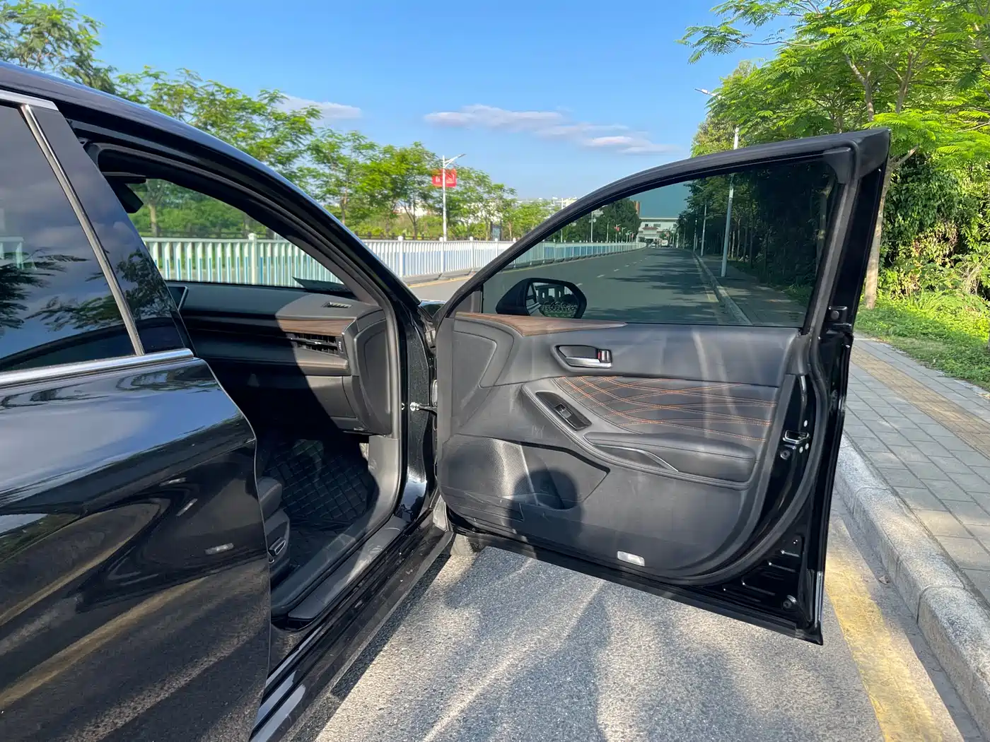 Toyota Avalon 2024 Model Hybrid 2.0L Premium Selection Edition фото 12