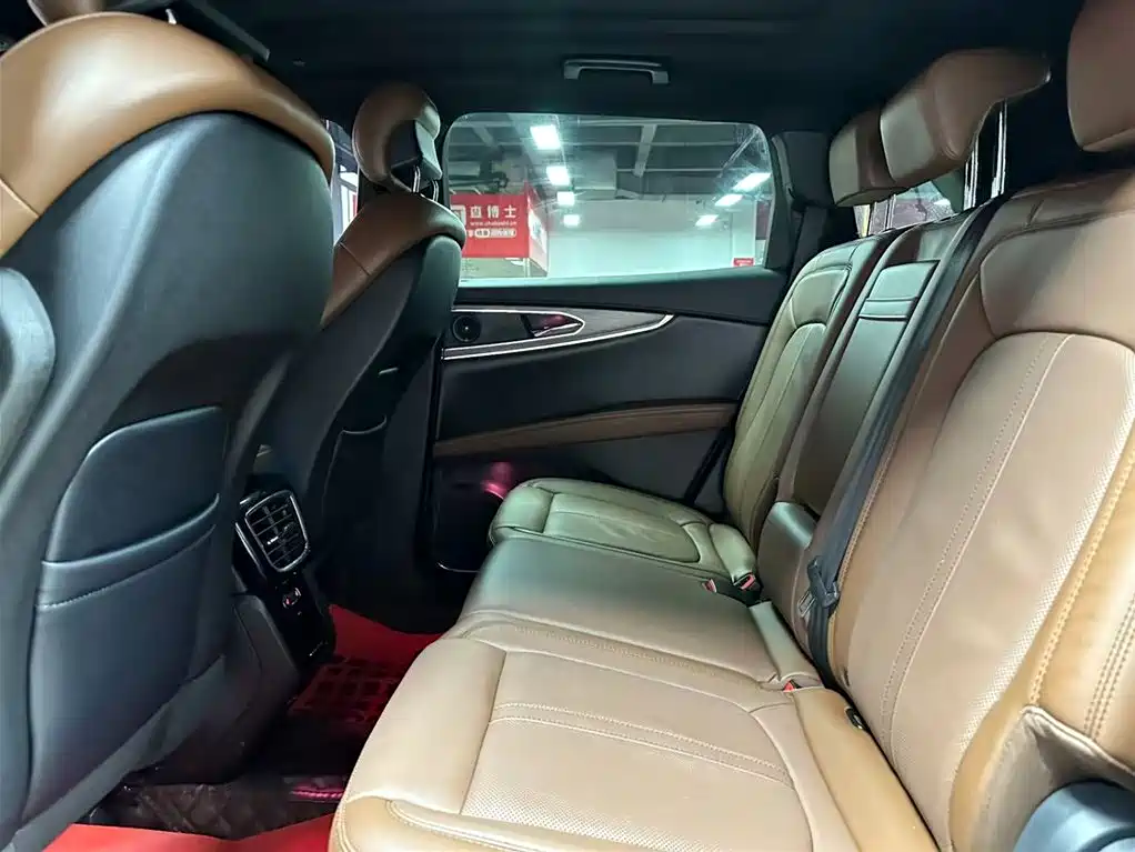 LINCOLN NAVIGATOR