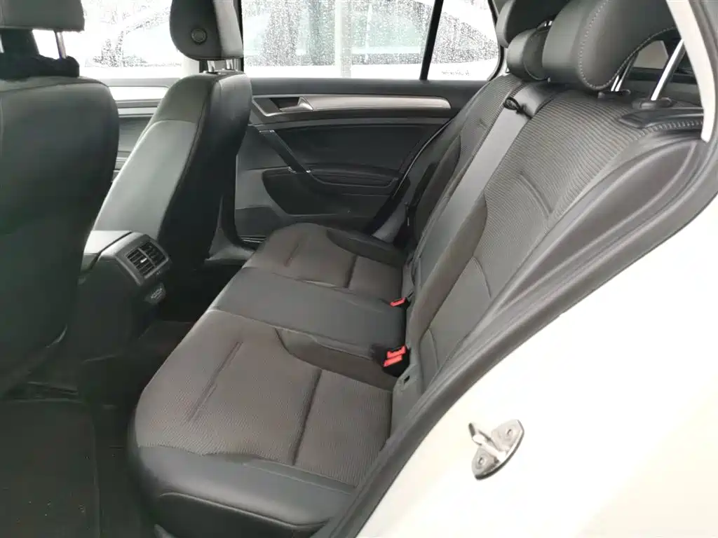 Volkswagen Golf 2020 280TSI DSG Comfort фото 17