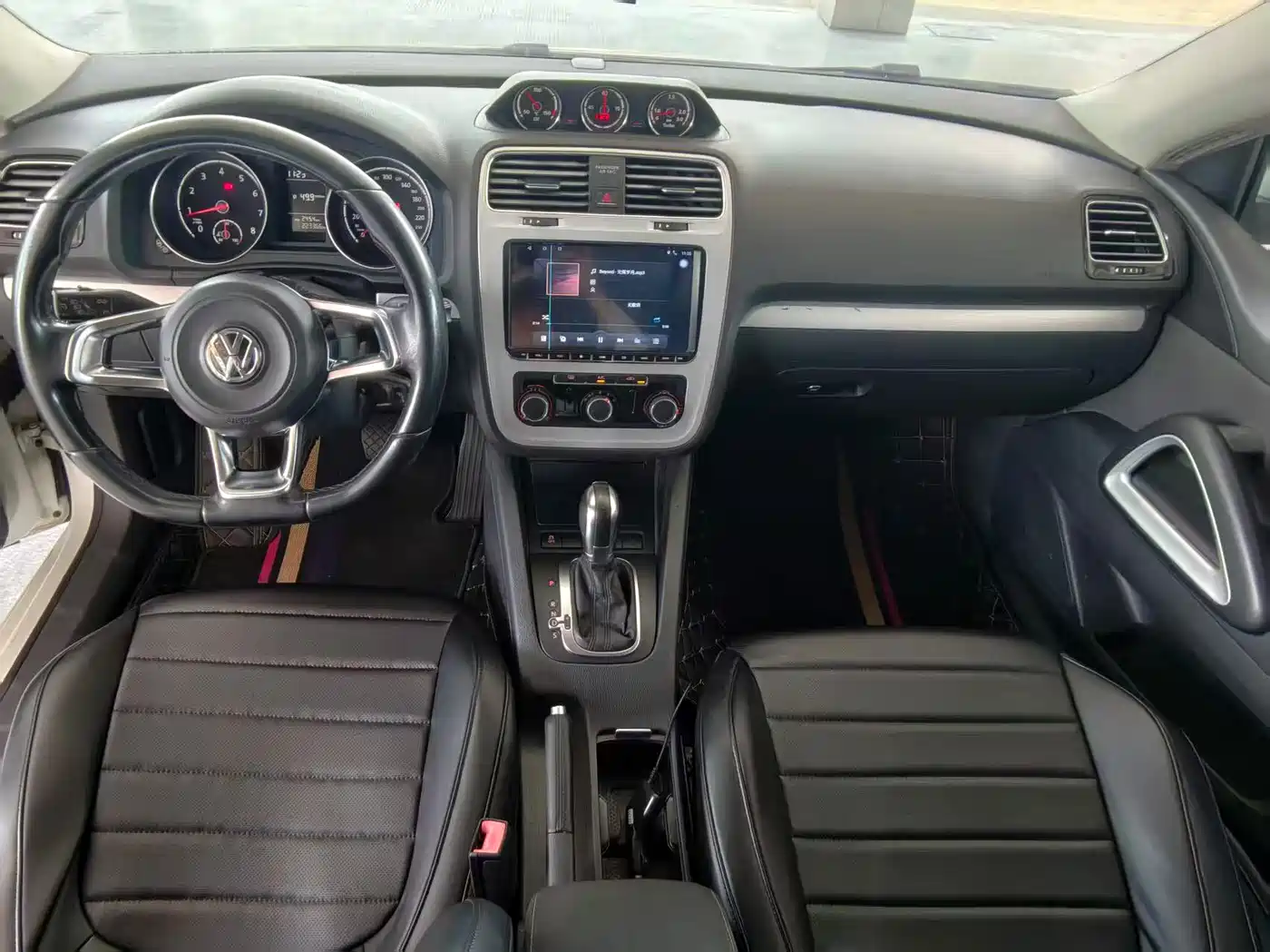 Photo 8 - Volkswagen Scirocco