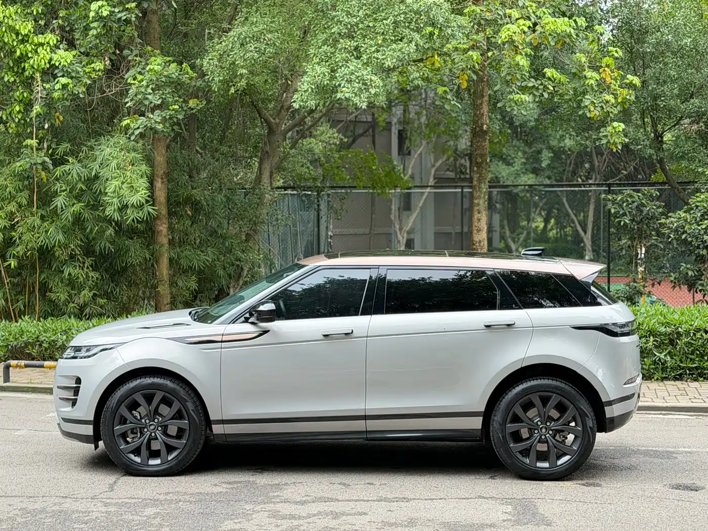 LAND ROVER RANGE ROVER AURORA