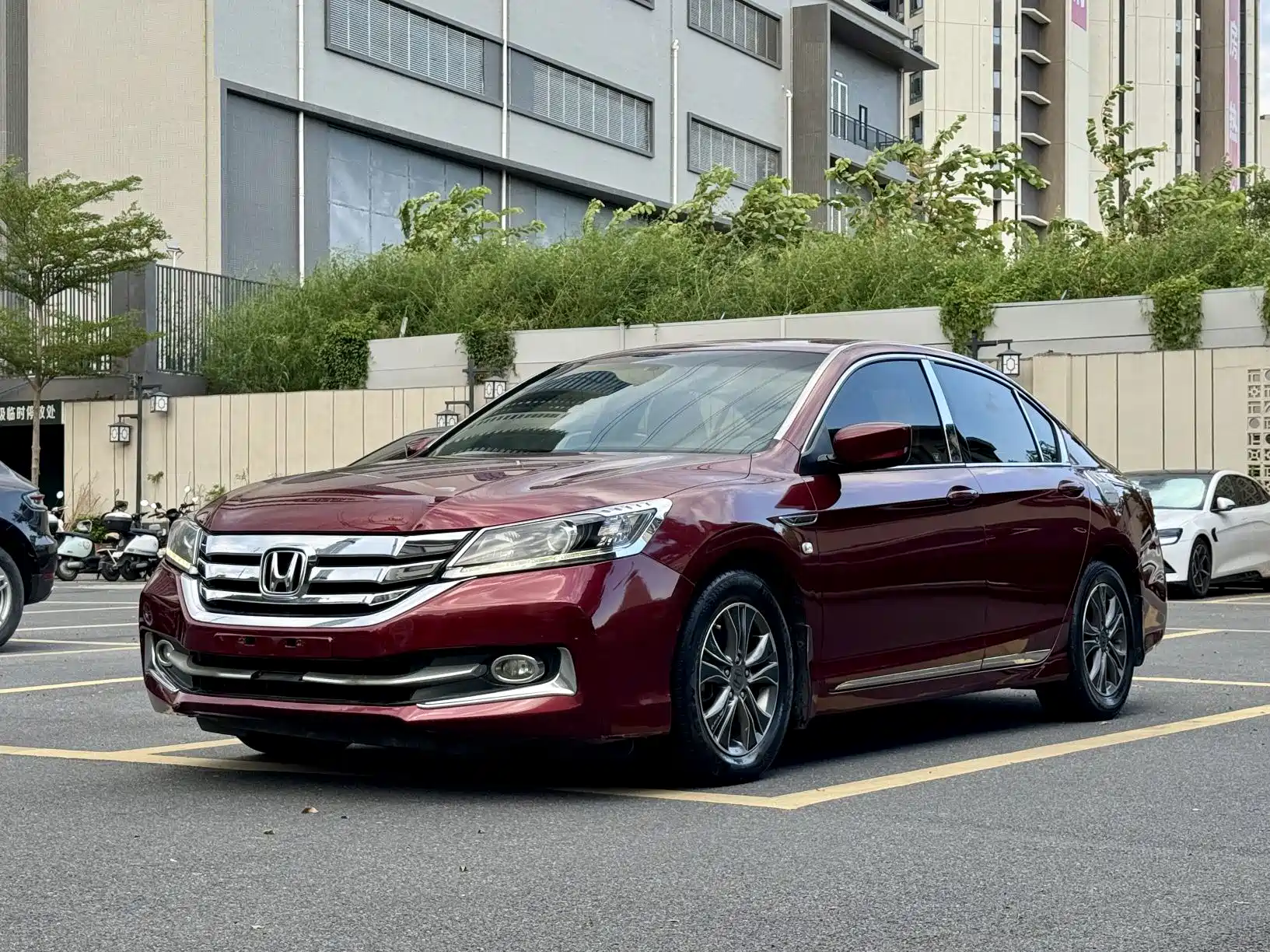 Фото 2 - Honda Accord