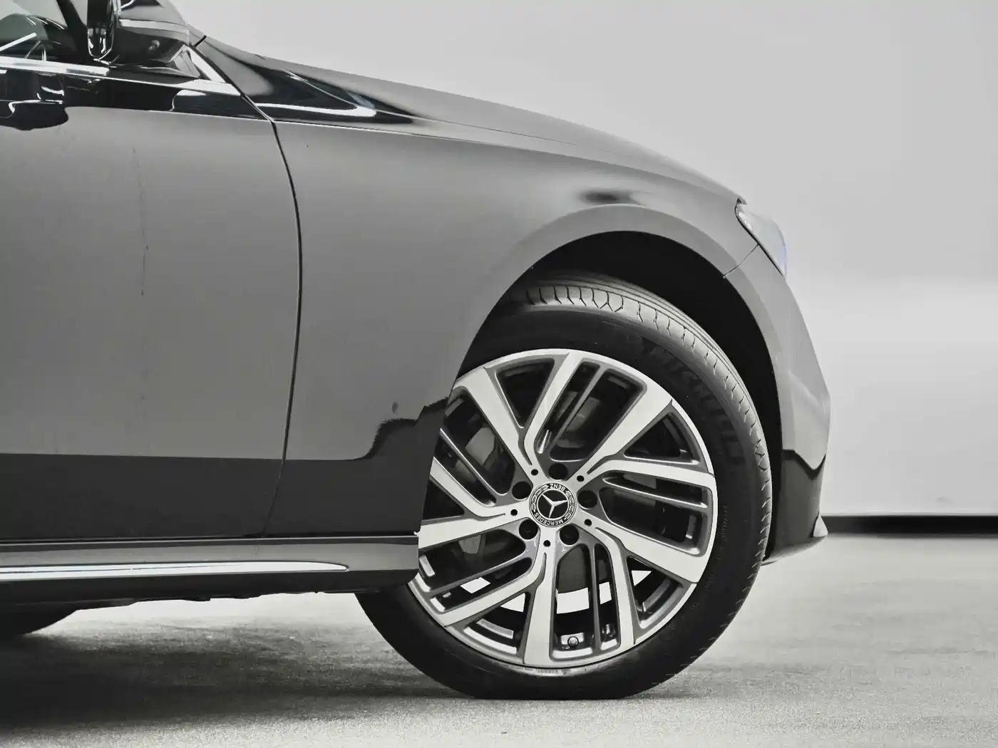 Mercedes-Benz E-Class 2025 E 300 L Fashion фото 14