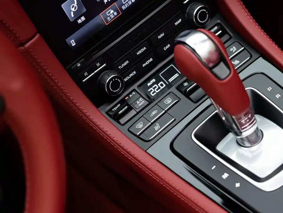 Photo 21 - Porsche 718