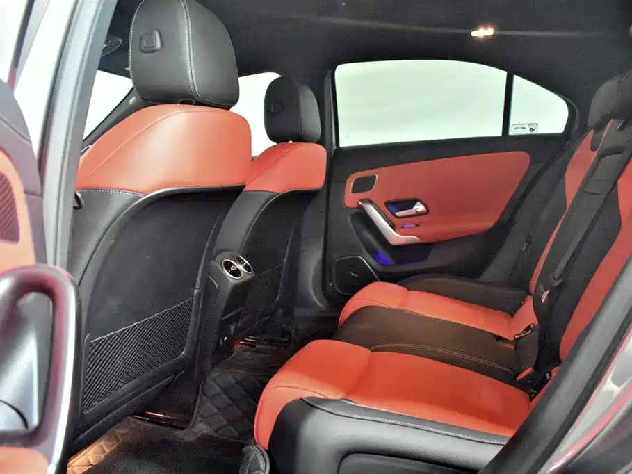 Mercedes-Benz A-Class AMG 2024 AMG A 35 L 4MATIC фото 11