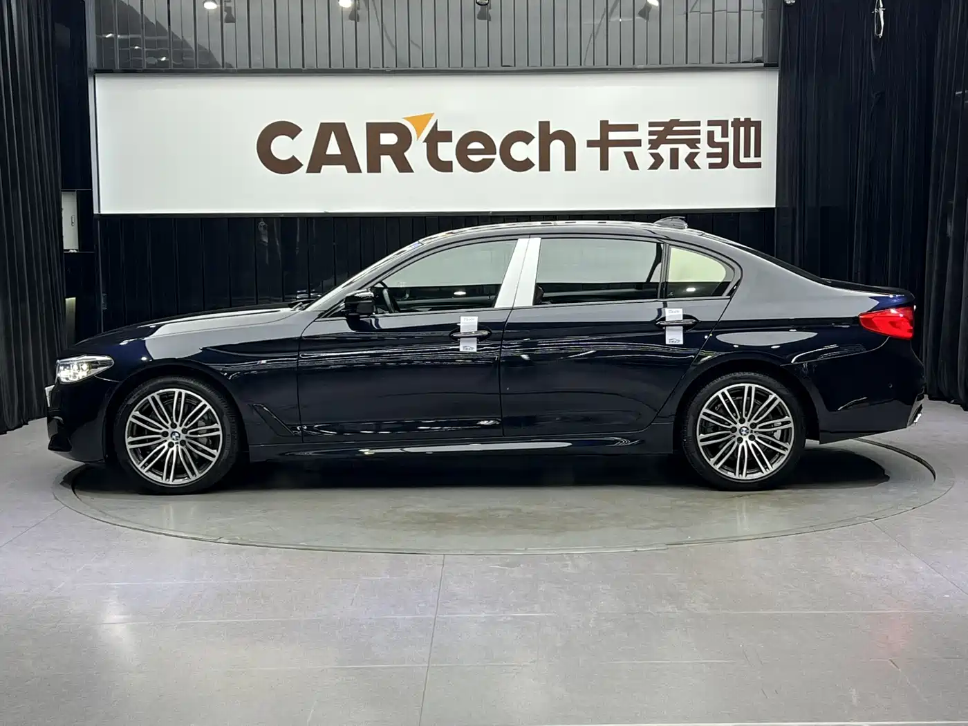 BMW 5 Series 2018 Facelift 530Li Leading M Sport Package фото 4