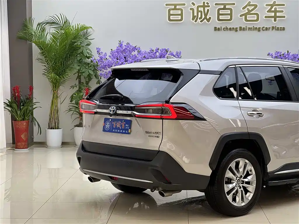 Toyota Wildlander 2020 Hybrid 2.5L E-CVT FWD Premium Edition фото 9