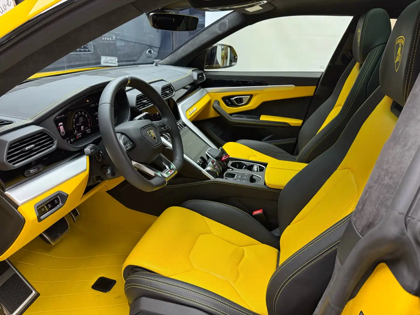 Lamborghini Urus 2021 4.0T V8 фото 10