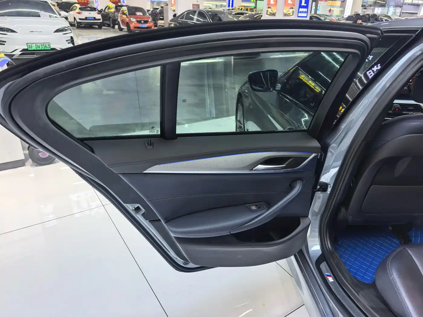 BMW 5 Series (Import) 2019 525i M Sport Package фото 12