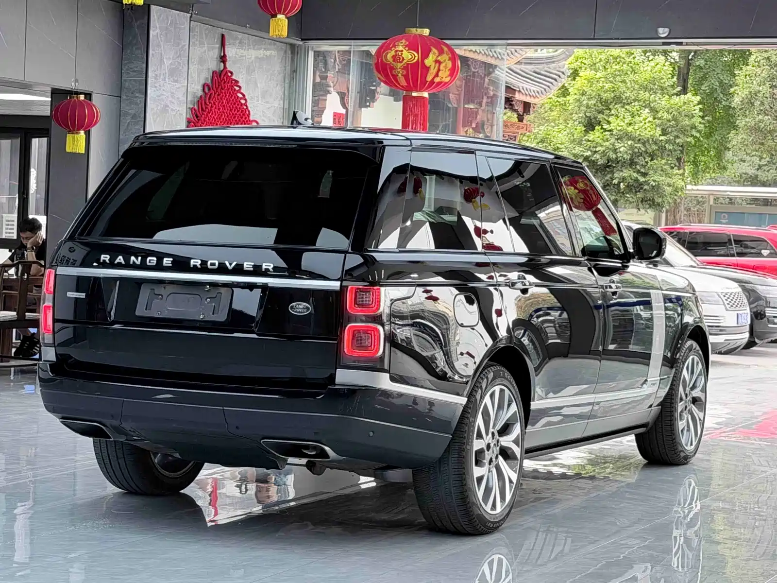 Photo 21 - Land Rover Range Rover
