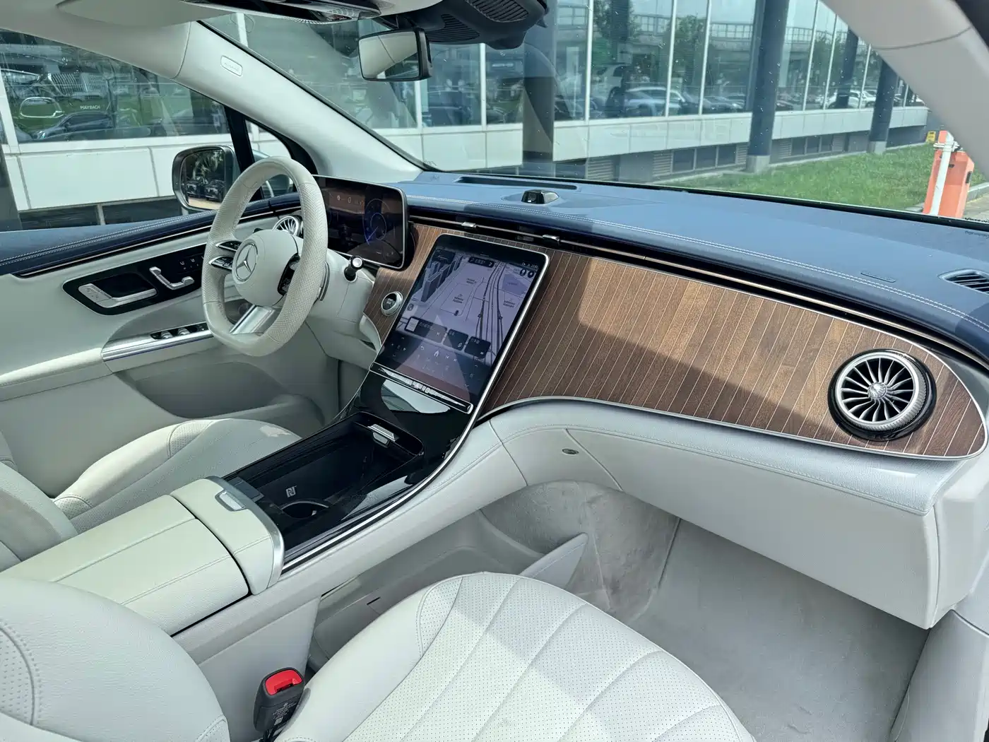 Mercedes-Benz EQE SUV 2024 500 4MATIC Luxury Edition фото 13