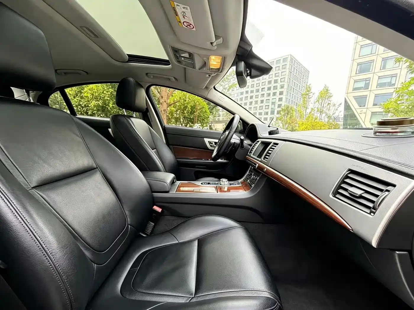 Jaguar XF 2015 2015 XF 2.0T Style Edition