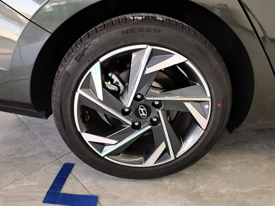 Hyundai Elantra 2023 1.5L CVT GLX Elite Edition фото 6