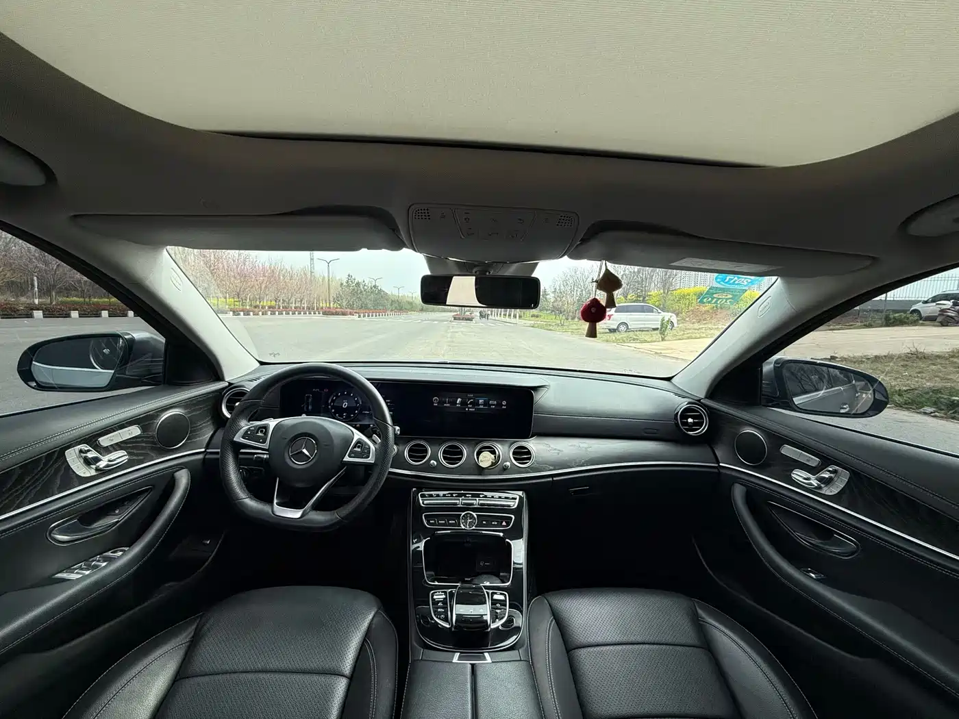 Mercedes-Benz E-Class 2017 E 300 L Sport Luxury фото 5