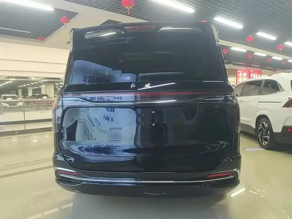 Hongqi HQ9 2023 2.0T Smart Connect Flag Enjoy Edition фото 6