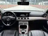 Фото 27 - Mercedes-Benz E-Class