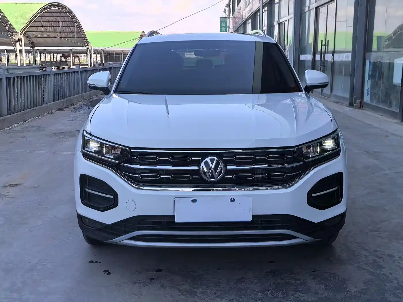 Volkswagen Tayron 2021 330TSI 2WD Luxury Smart Connect Edition фото 2