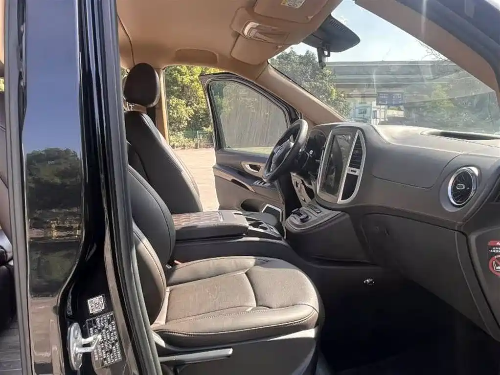 Mercedes-Benz Vito 2021 2.0T Business Edition 7-seater фото 14