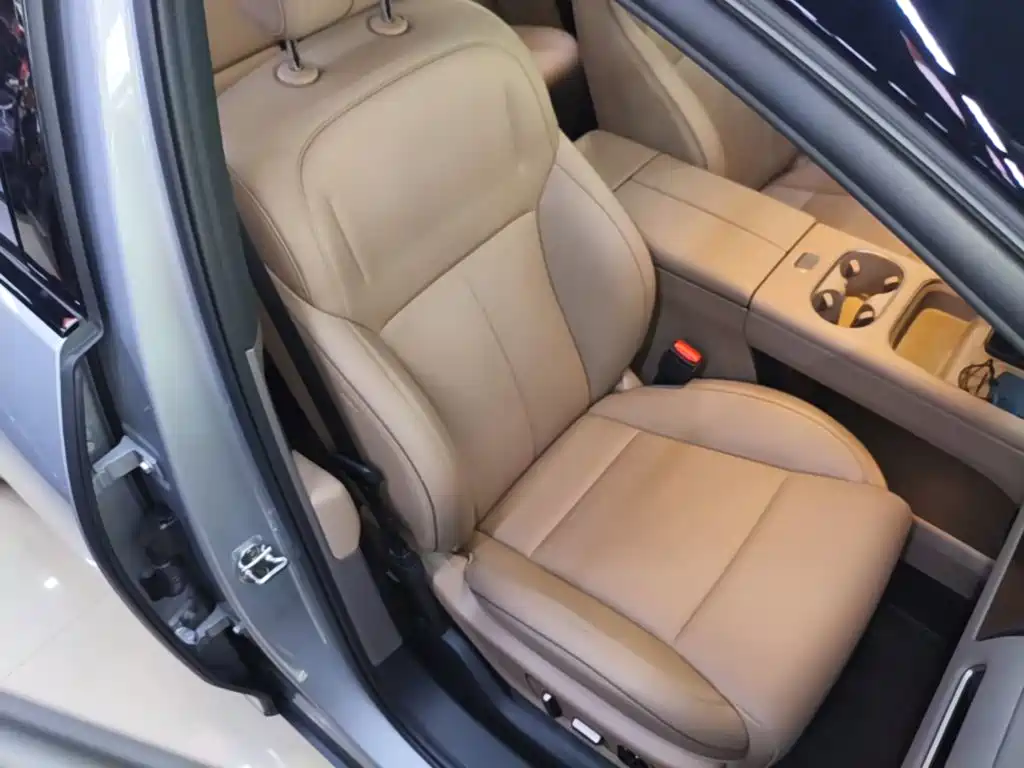 Li Auto i6 2026 2025 2WD Base Model