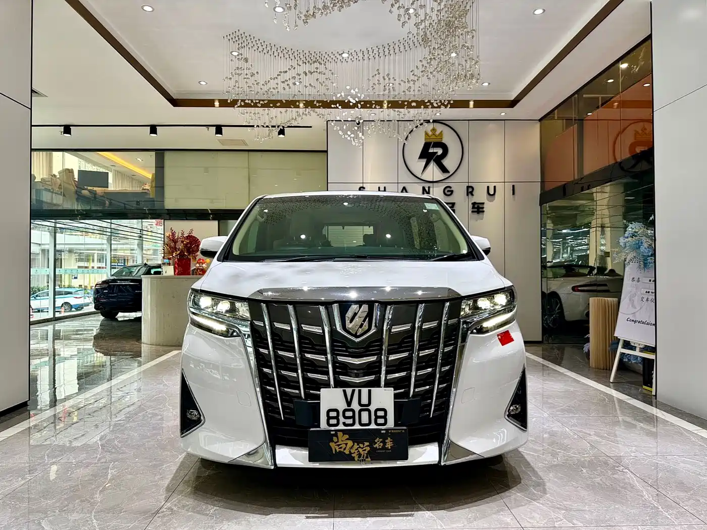 Toyota Alphard 2018 3.5L Premium фото 2