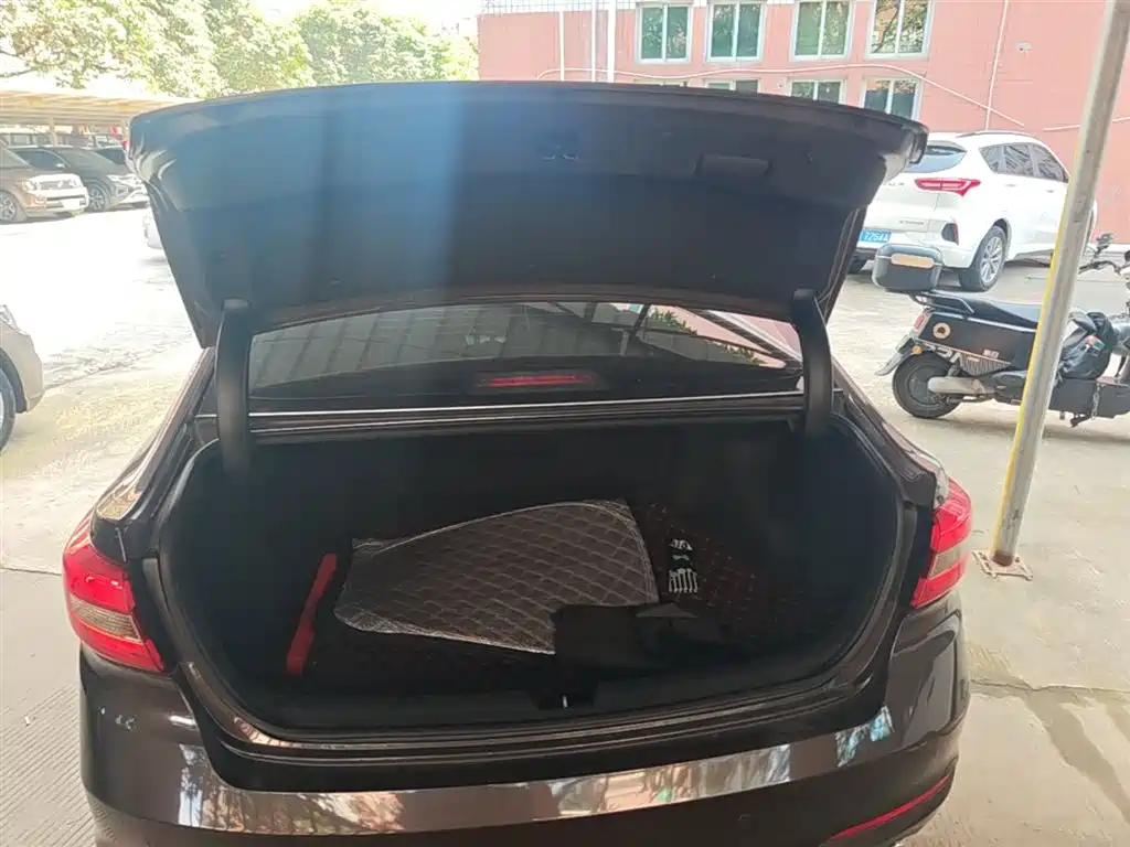 Hyundai Sonata 2017 1.6T GLS Smart фото 19