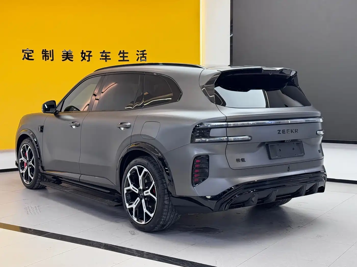 ZEEKR 8X 2026 2026 Model Dark Edition 5-Seater