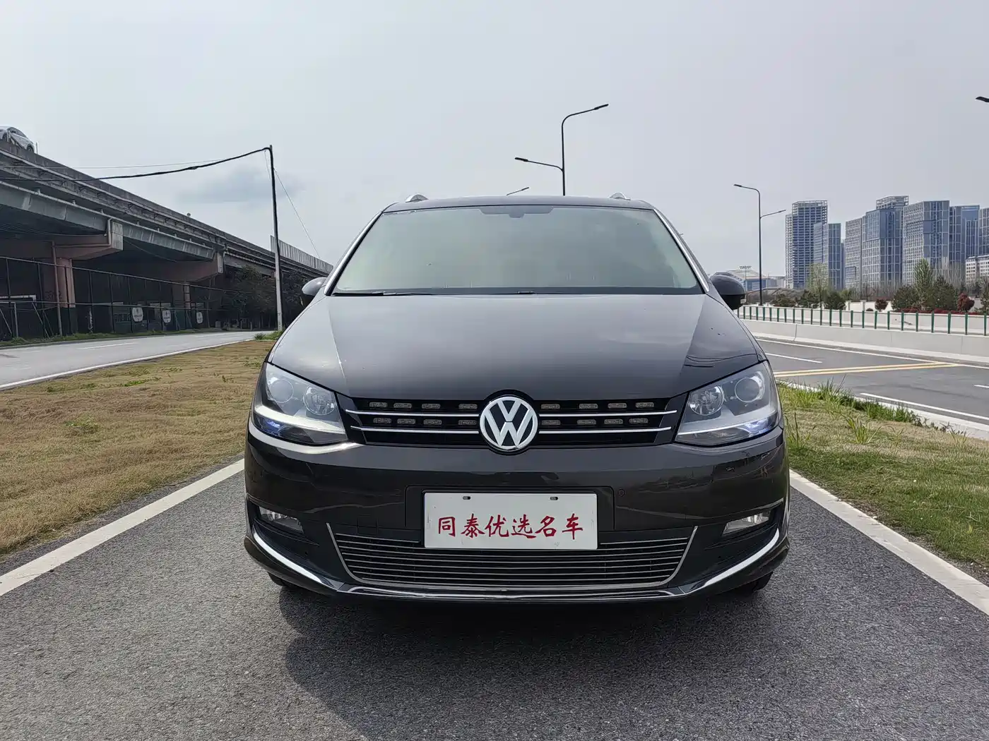 Volkswagen Sharan 2016 380TSI Comfort 7-seater фото 2