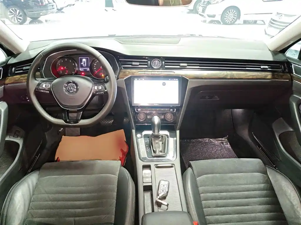 Volkswagen Magotan 2018 330TSI DSG Luxury фото 10