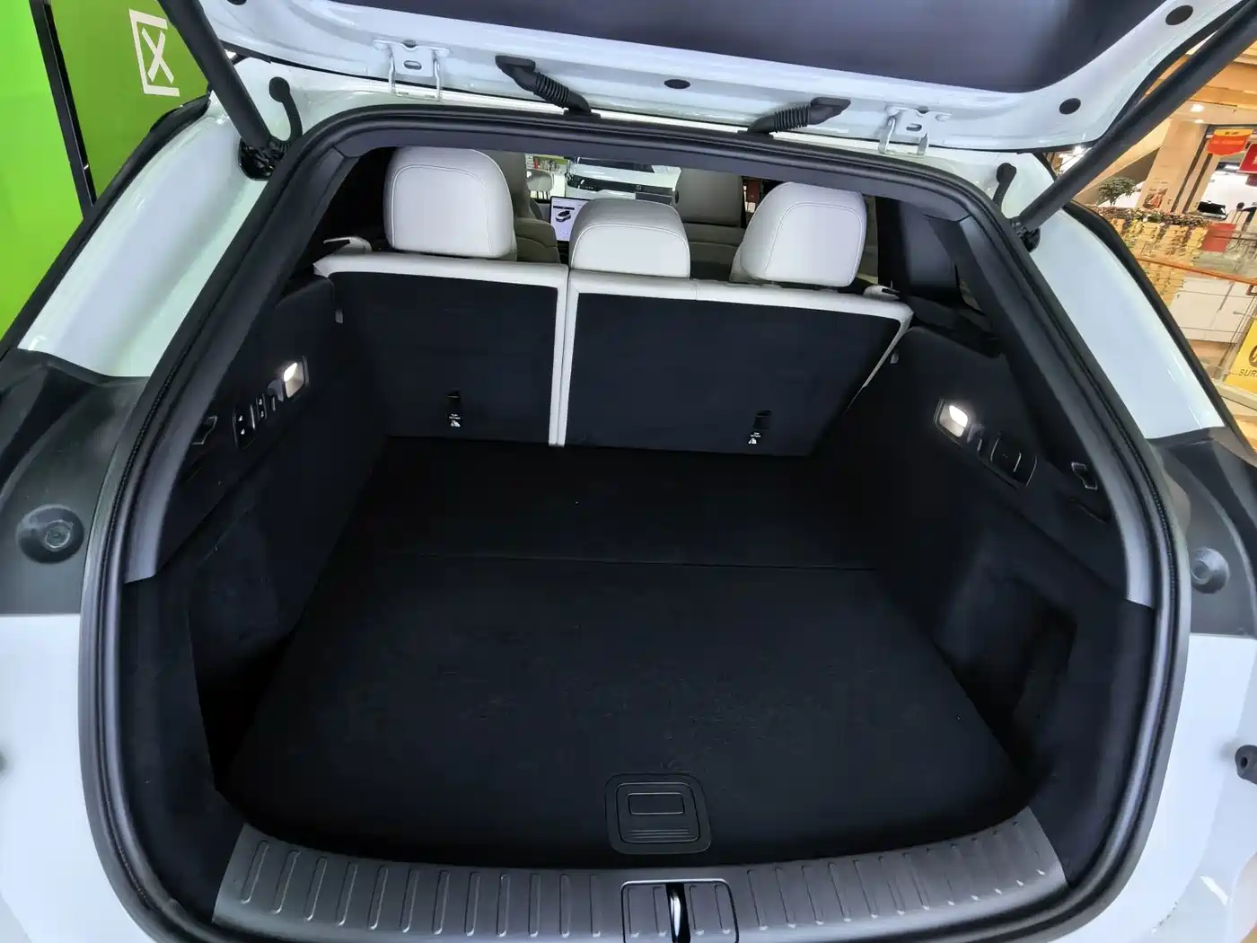 Li Auto i6 2026 2025 4WD Base Model