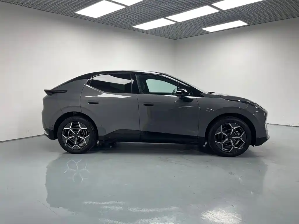 Фото 8 - Lynk & Co Z20