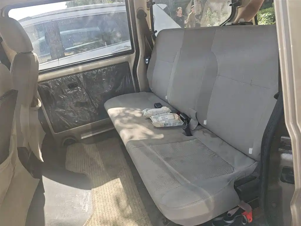 Wuling Motors Wuling Rongguang 2018 2014 1.2L S Base Model