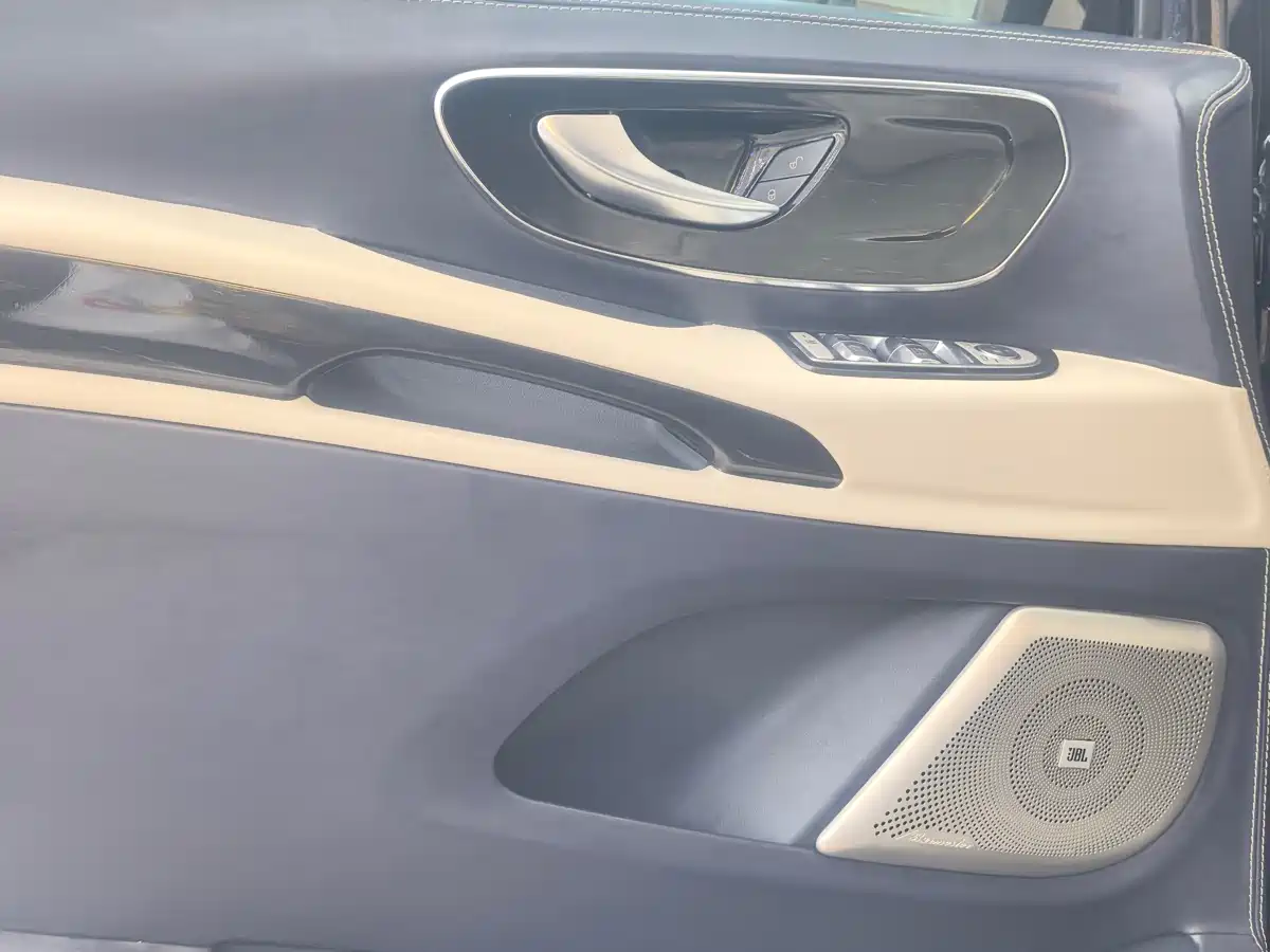 Mercedes-Benz Vito 2021 2.0T Business Edition 7-seater фото 9