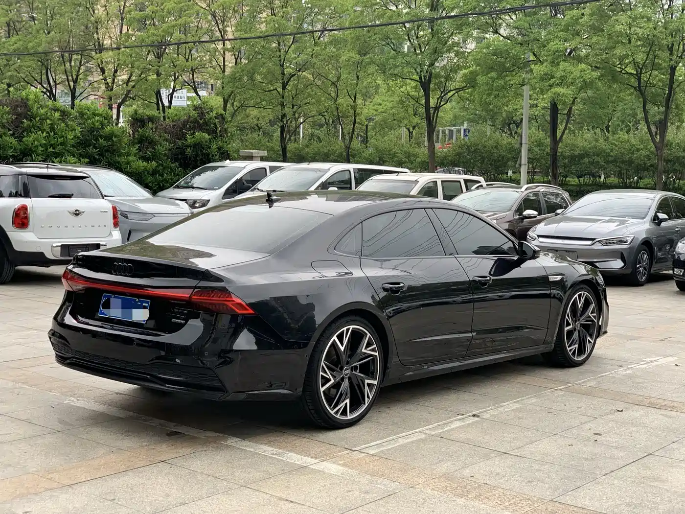 Audi A7L 2023 45 TFSI quattro S-line Black Warrior Edition фото 5