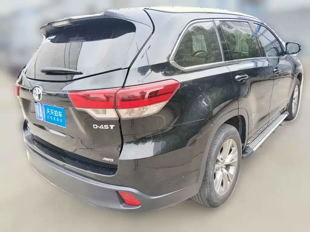 Фото 2 - Toyota Highlander