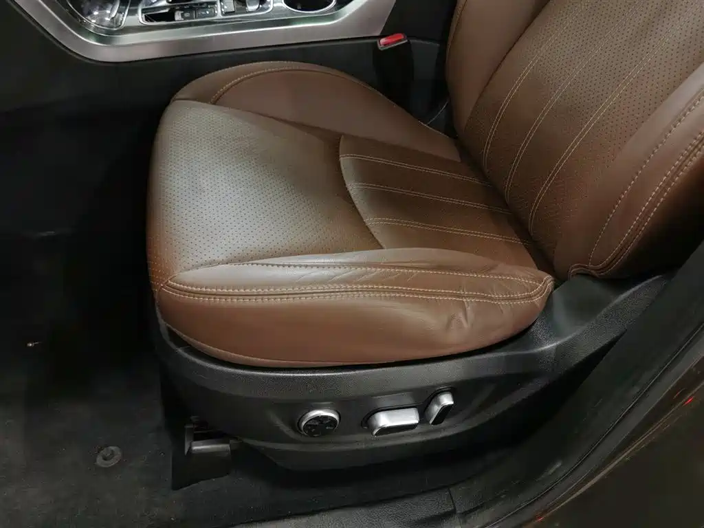 BYD Tang New Energy 2017 2.0T Tang 100 фото 20
