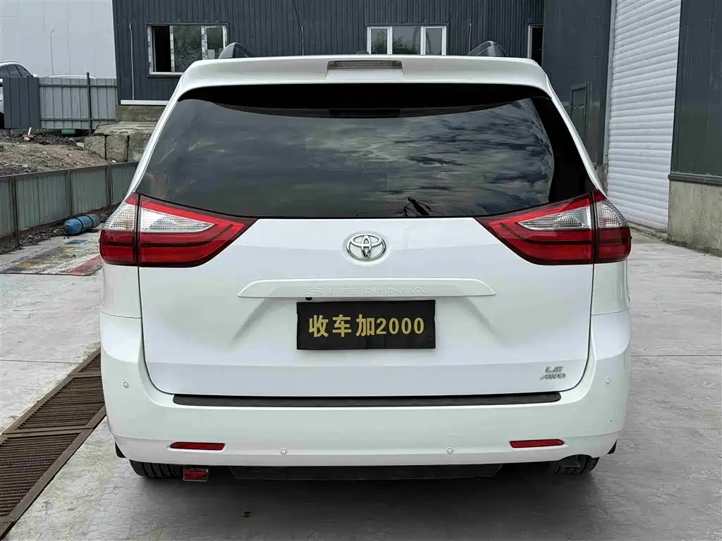 Toyota Sienna 2015 3.5L 4WD L фото 7