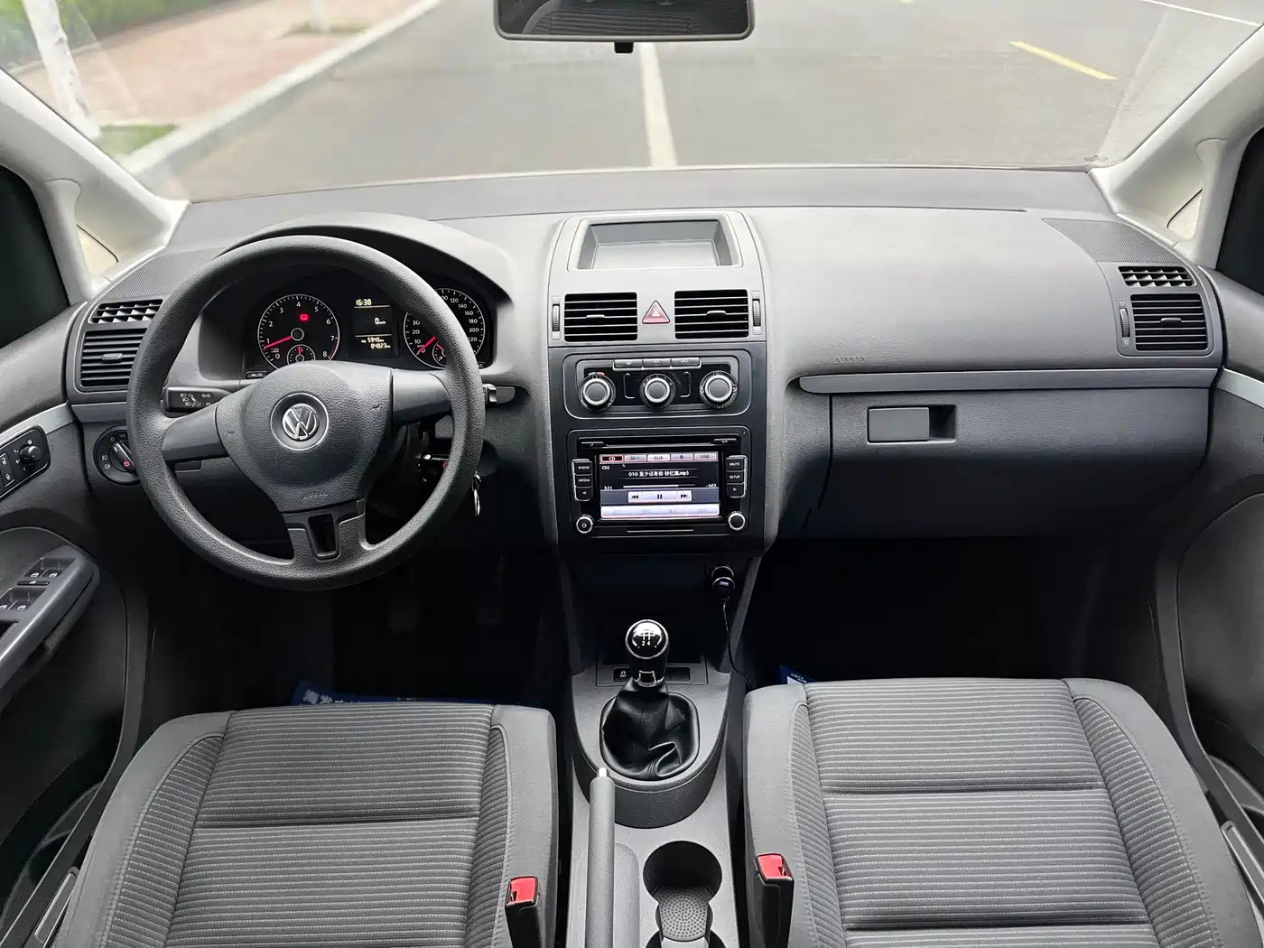 صورة 13 - Volkswagen Touran