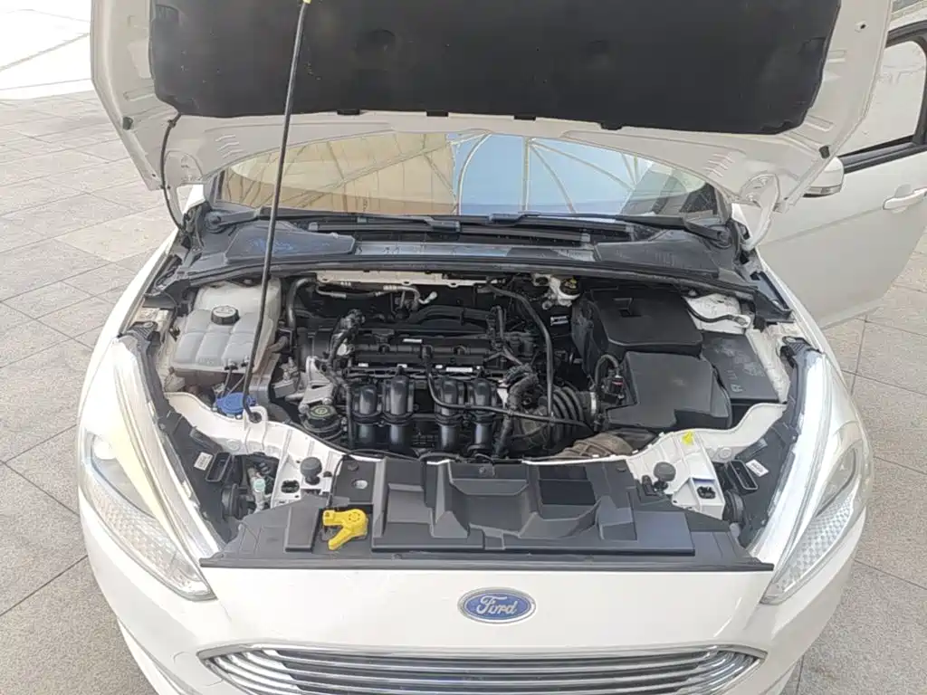 Фото 20 - Ford Focus