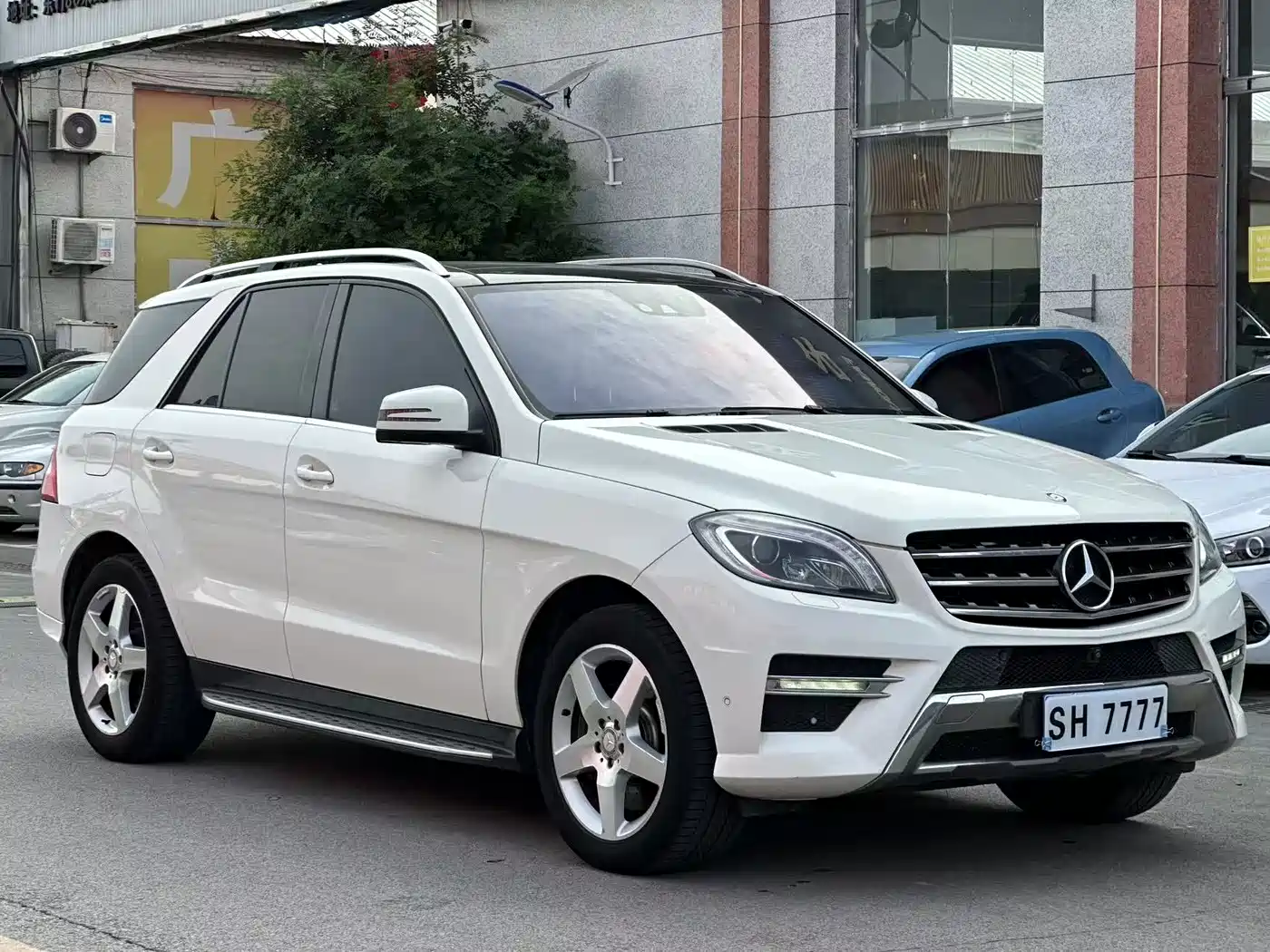 Mercedes-Benz M-Class 2012 Model ML 350 Luxury фото 6