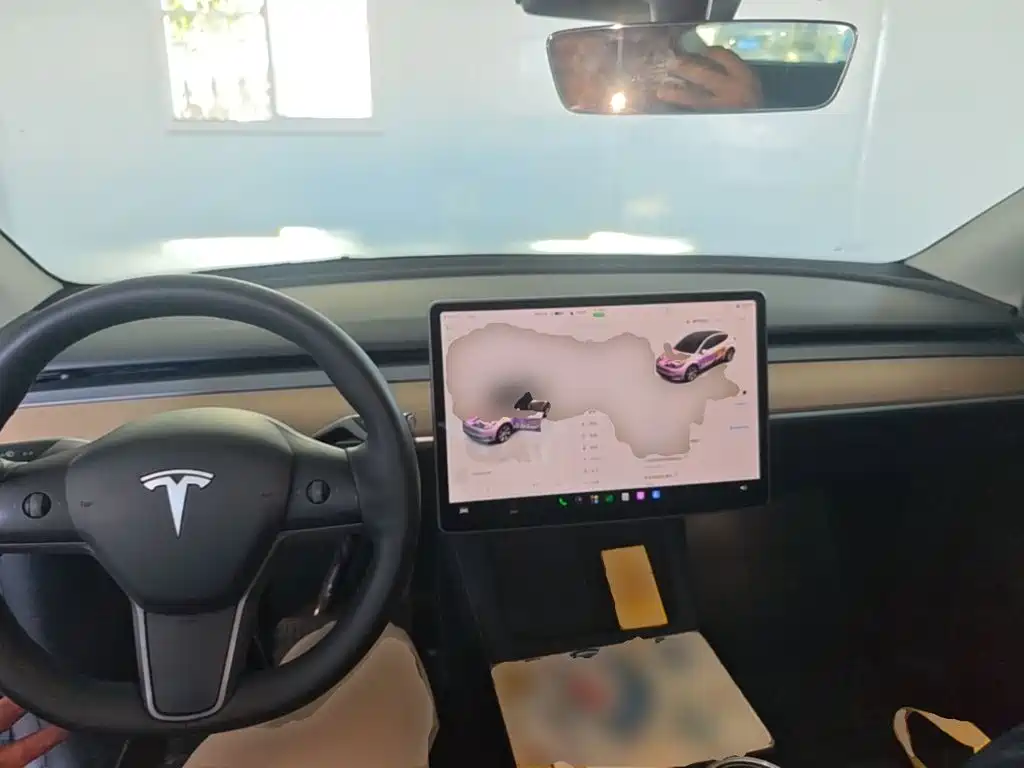 صورة 10 - Tesla Model Y