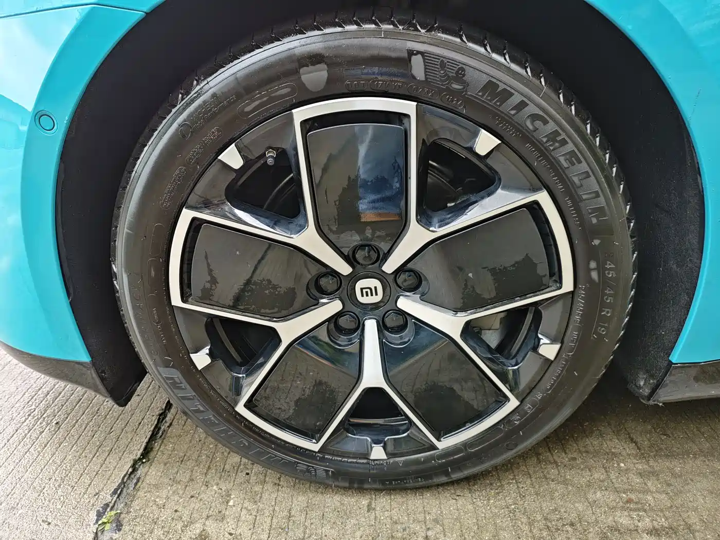 XIAOMI CAR XIAOMI SU7