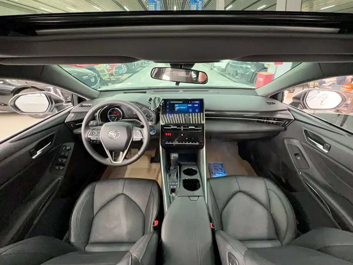 Toyota Avalon 2023 Hybrid 2.5L Luxury Edition фото 16