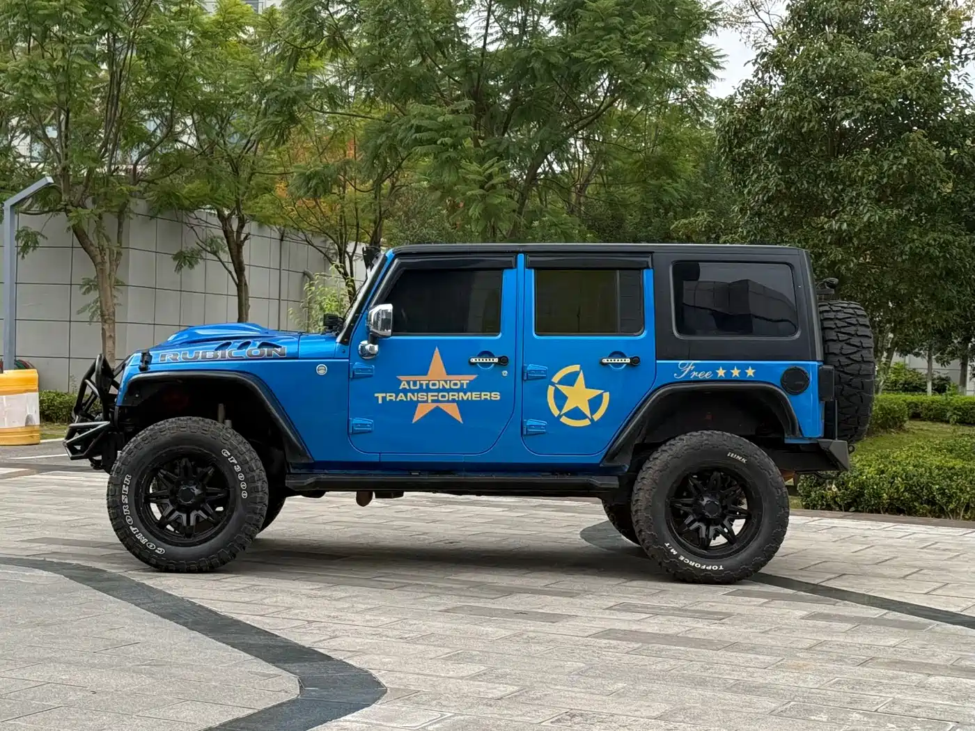 Photo 7 - Jeep Wrangler
