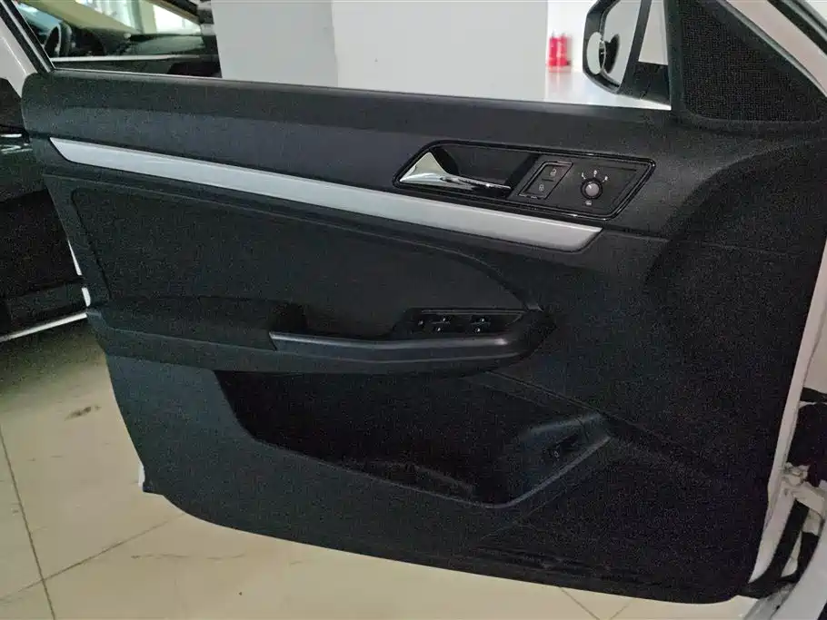 Volkswagen Lavida 2017 1.6L Automatic Trend Edition фото 7