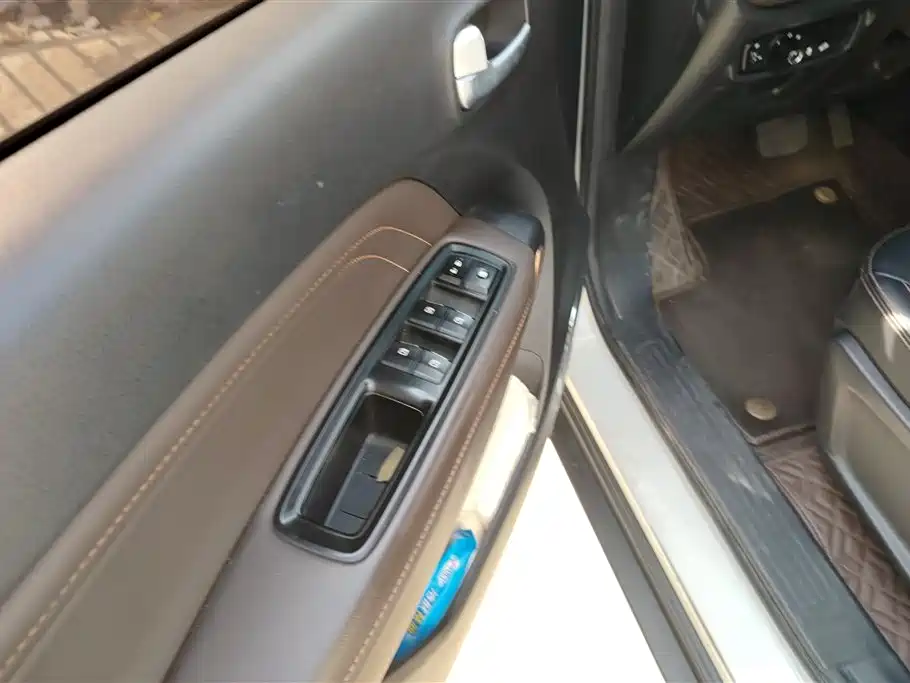 GAC Trumpchi Trumpchi GS3 2019 235T Automatic Elite Edition фото 7