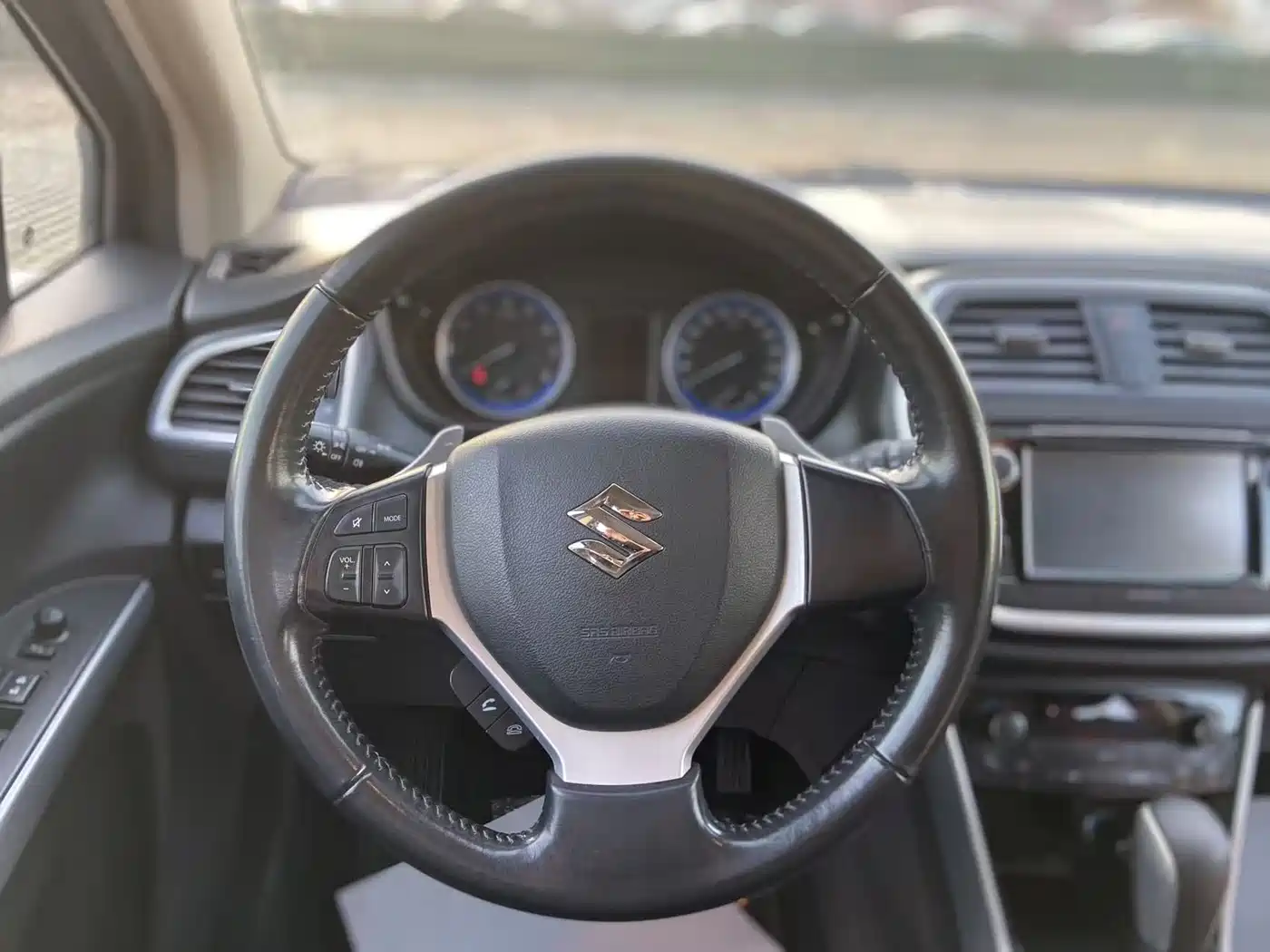 Suzuki SX4 S-Cross 2015 2014 1.6L CVT 2WD Elite