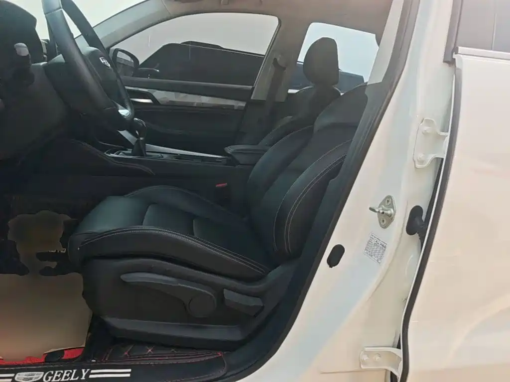 Photo 15 - Geely Emgrand X6